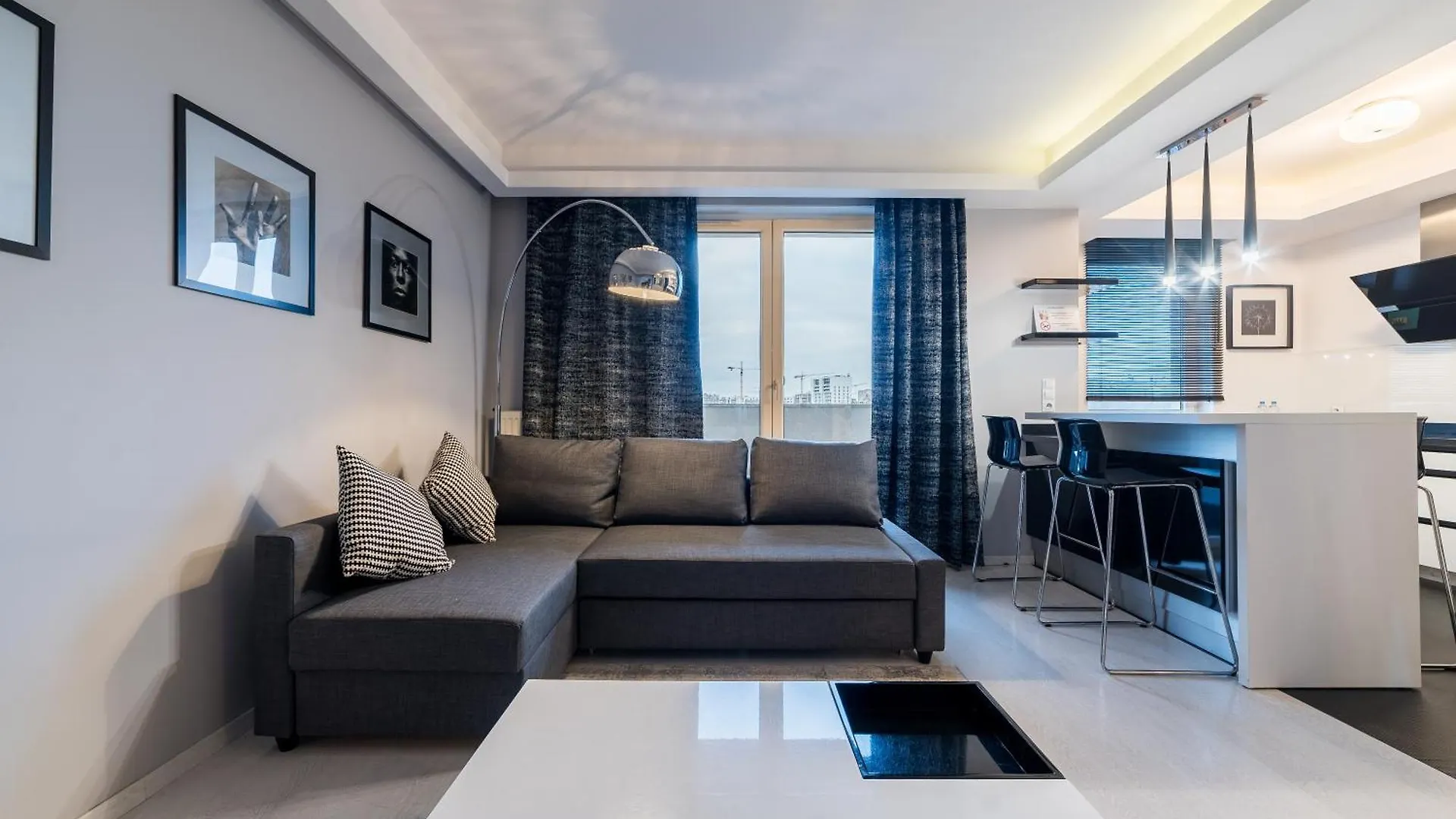 Karpia Deluxe Apartment contacts
